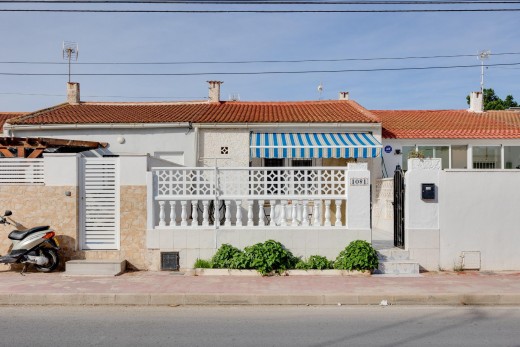 Venta - Chalet - Torrevieja - Torretas