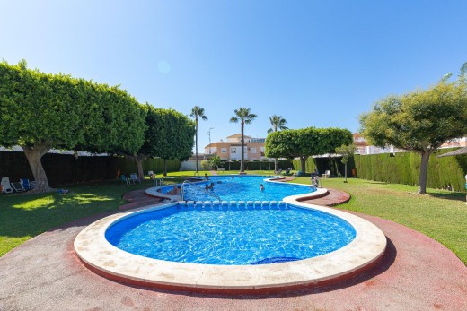 Resale - Chalet - Torrevieja - El limonar