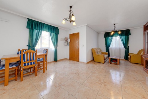 Resale - Chalet - Torrevieja - El limonar