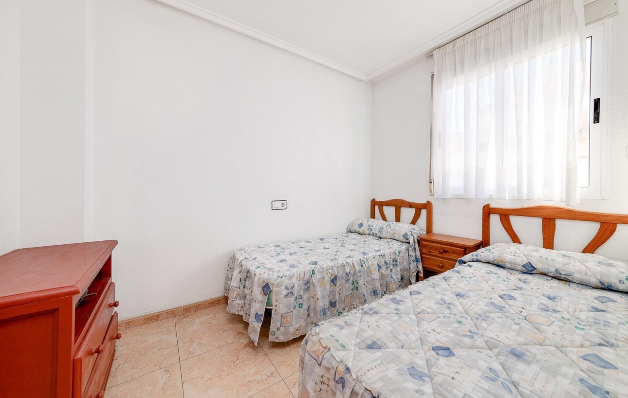 Resale - Chalet - Torrevieja - El limonar