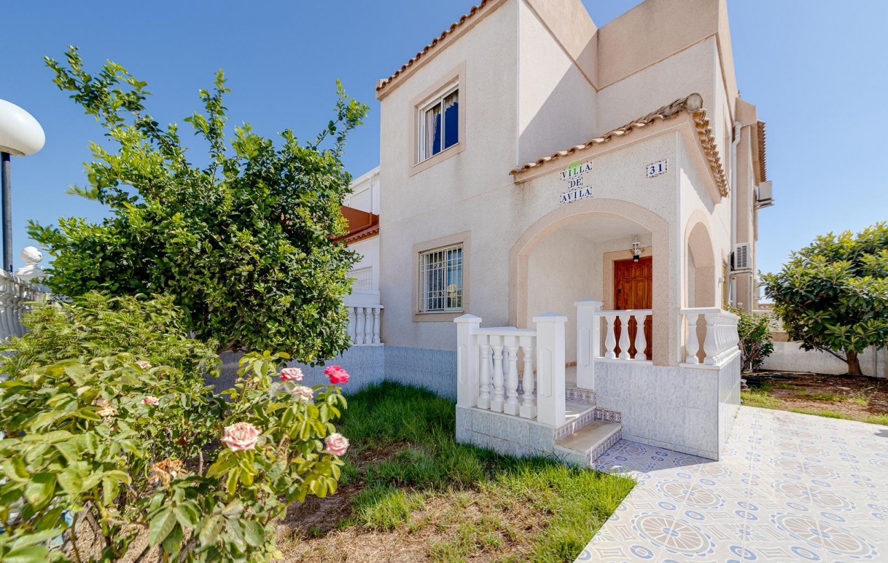 Resale - Chalet - Torrevieja - El limonar