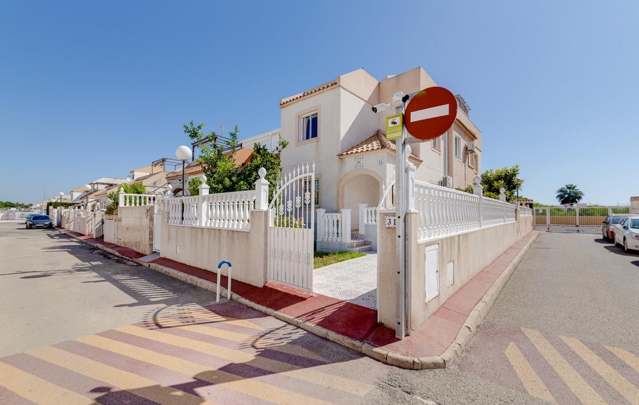 Resale - Chalet - Torrevieja - El limonar