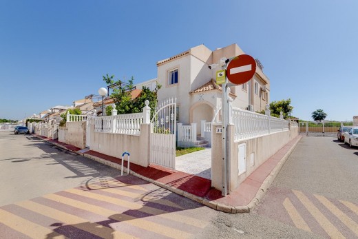 Resale - Chalet - Torrevieja - El limonar