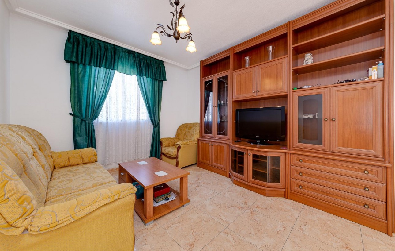 Resale - Chalet - Torrevieja - El limonar