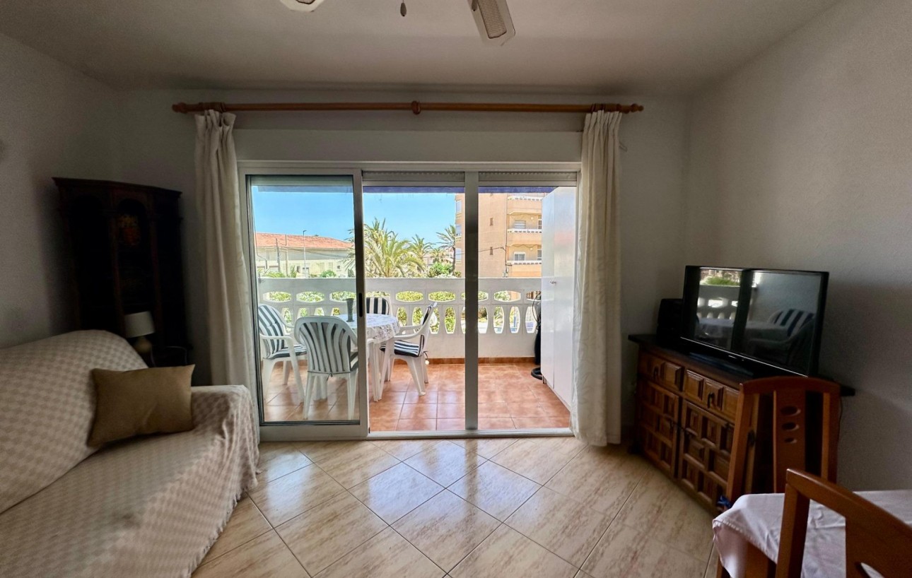 Resale - Lägenhet - Torrevieja - La Mata