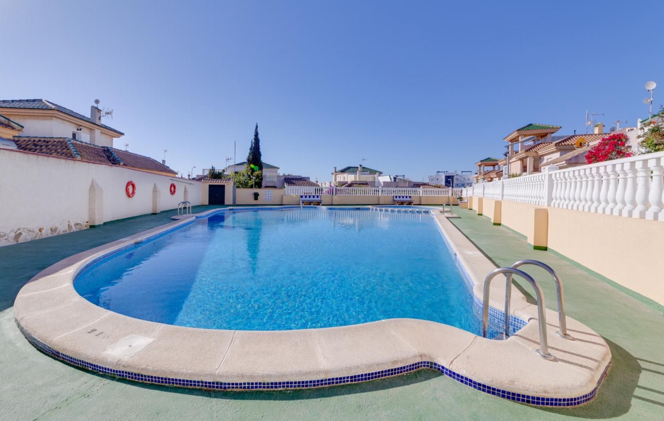 Resale - Bungalow - Torrevieja - Los altos