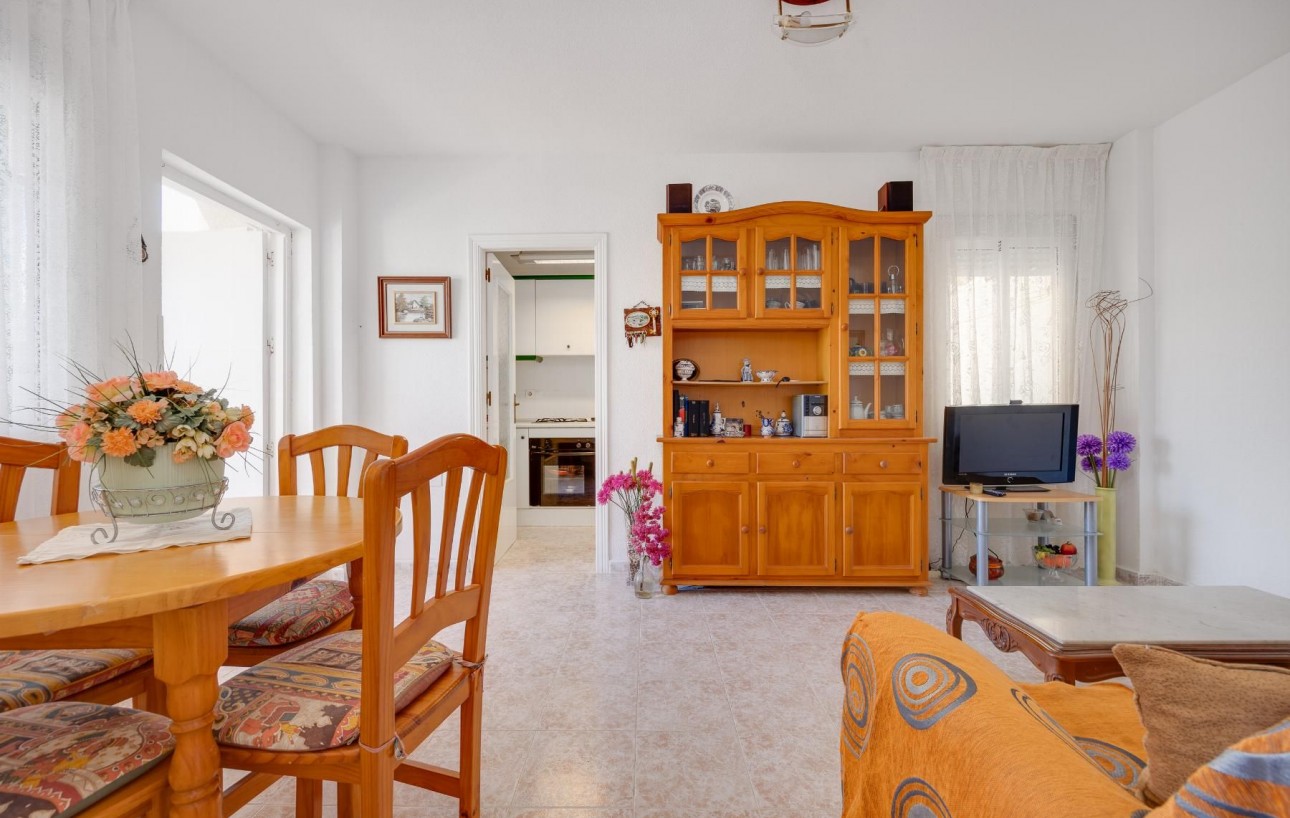 Resale - Bungalow - Torrevieja - Los altos