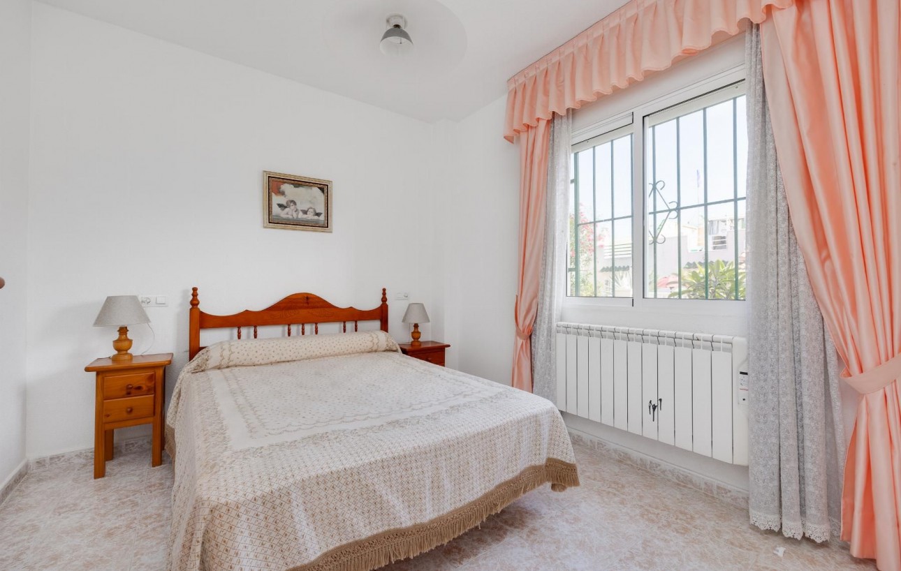 Resale - Bungalow - Torrevieja - Los altos