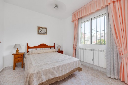 Sale - Bungalow - Torrevieja - Los altos