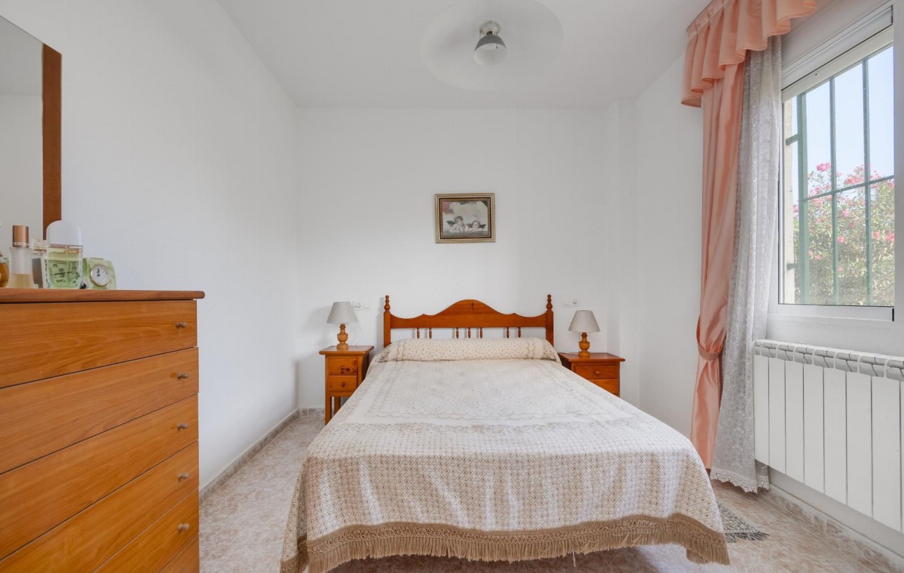 Sale - Bungalow - Torrevieja - Los altos