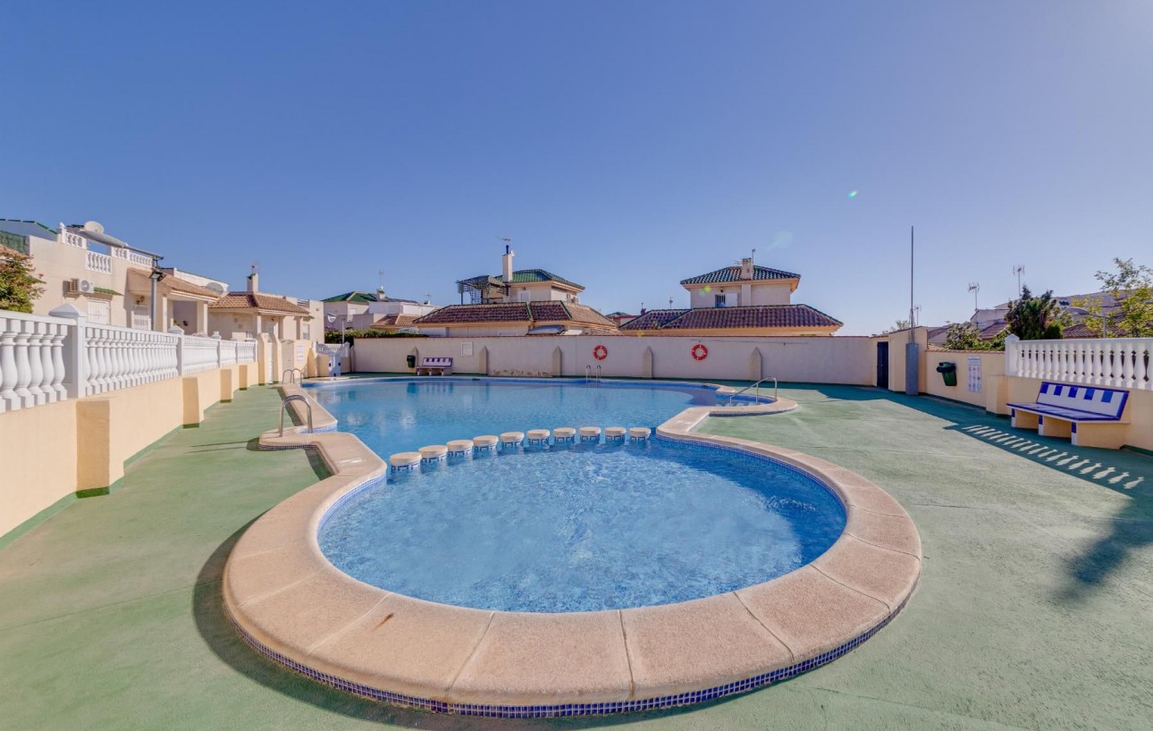 Resale - Bungalow - Torrevieja - Los altos