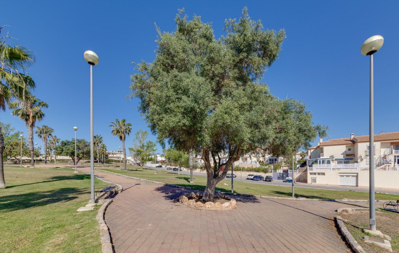 Resale - Bungalow - Torrevieja - Los altos