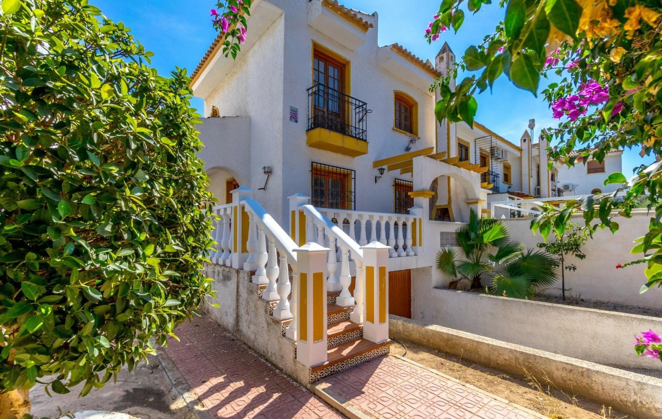 Resale - Villa - Torrevieja - Los altos