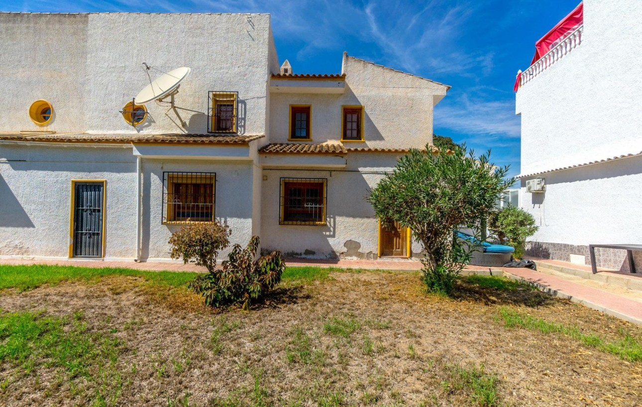 Resale - Villa - Torrevieja - Los altos