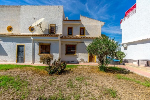 Sale - Villa - Torrevieja - Los altos