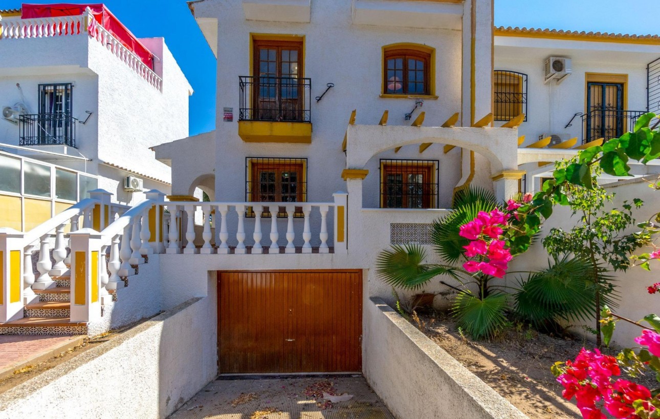 Resale - Villa - Torrevieja - Los altos