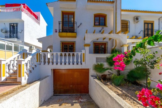 Resale - Villa - Torrevieja - Los altos