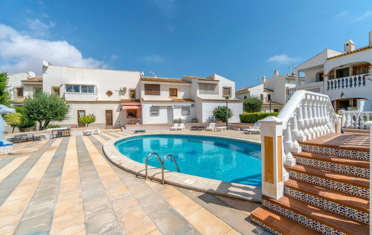 Resale - Villa - Torrevieja - Los altos