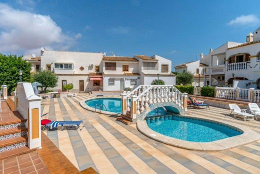 Resale - Villa - Torrevieja - Los altos