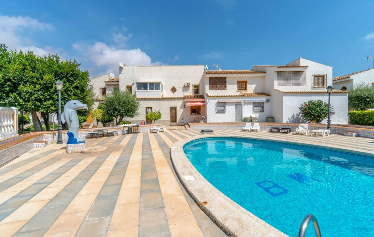 Resale - Villa - Torrevieja - Los altos