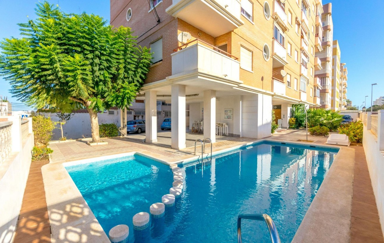 Sale - Apartment - Torrevieja - Calas blanca