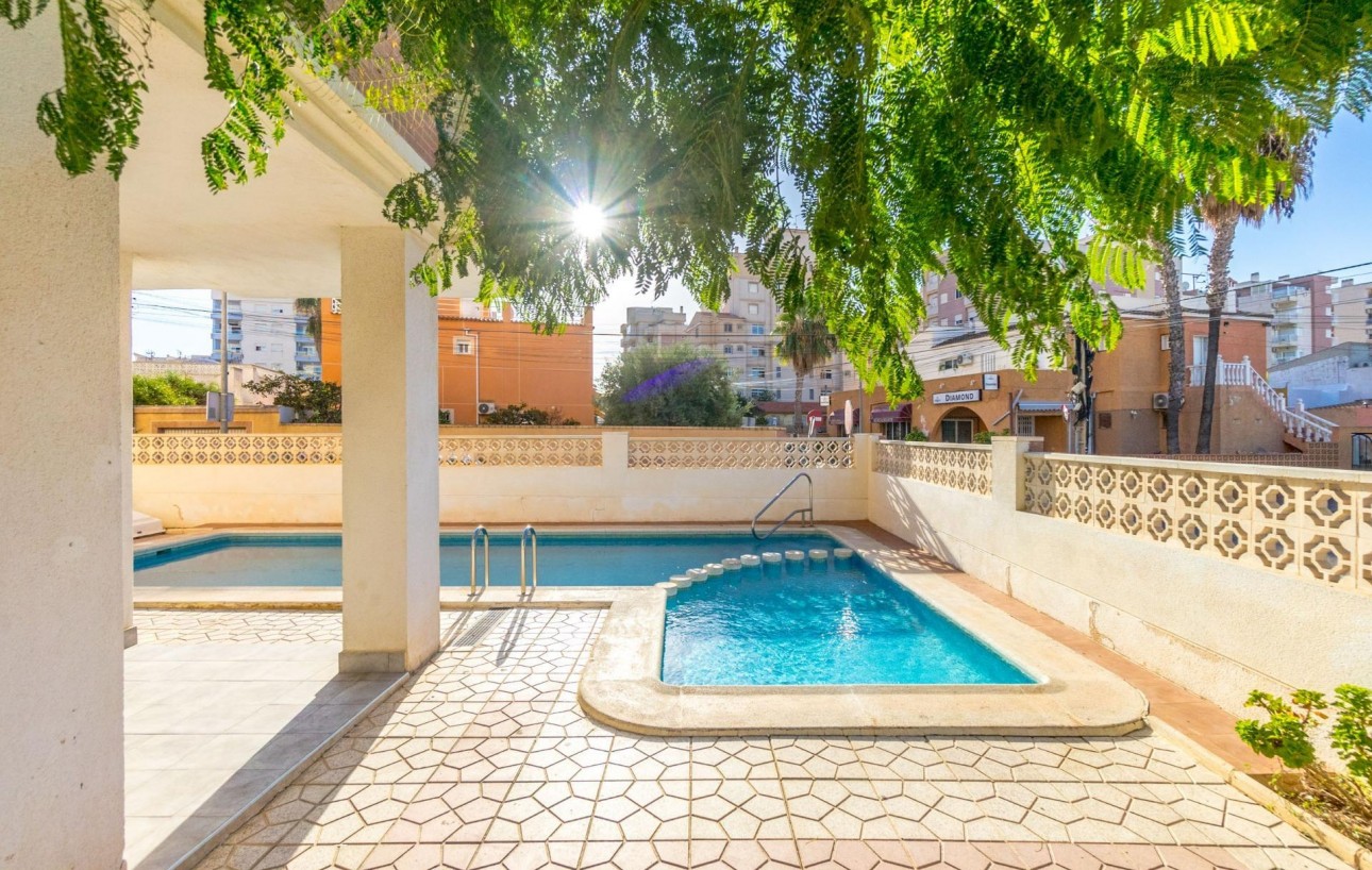 Resale - Wohnung - Torrevieja - Calas blanca