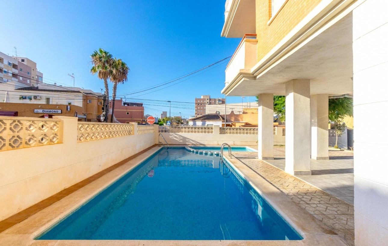 Resale - Wohnung - Torrevieja - Calas blanca