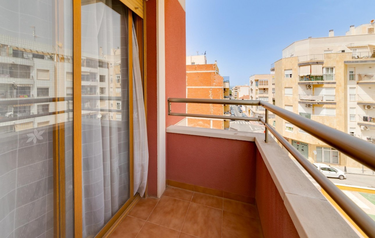 Sale - Apartment - Torrevieja - Centro