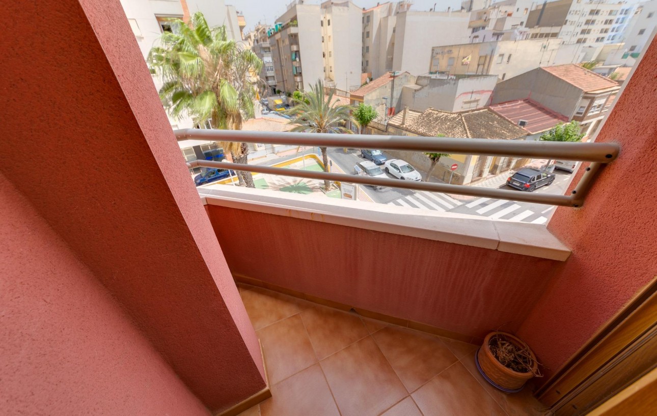 Sale - Apartment - Torrevieja - Centro