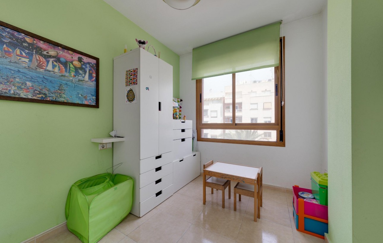 Sale - Apartment - Torrevieja - Centro