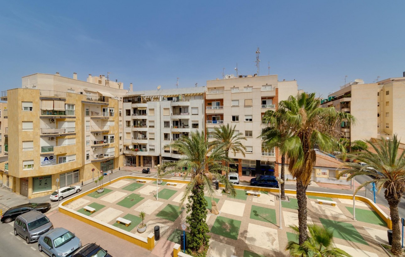 Sale - Apartment - Torrevieja - Centro