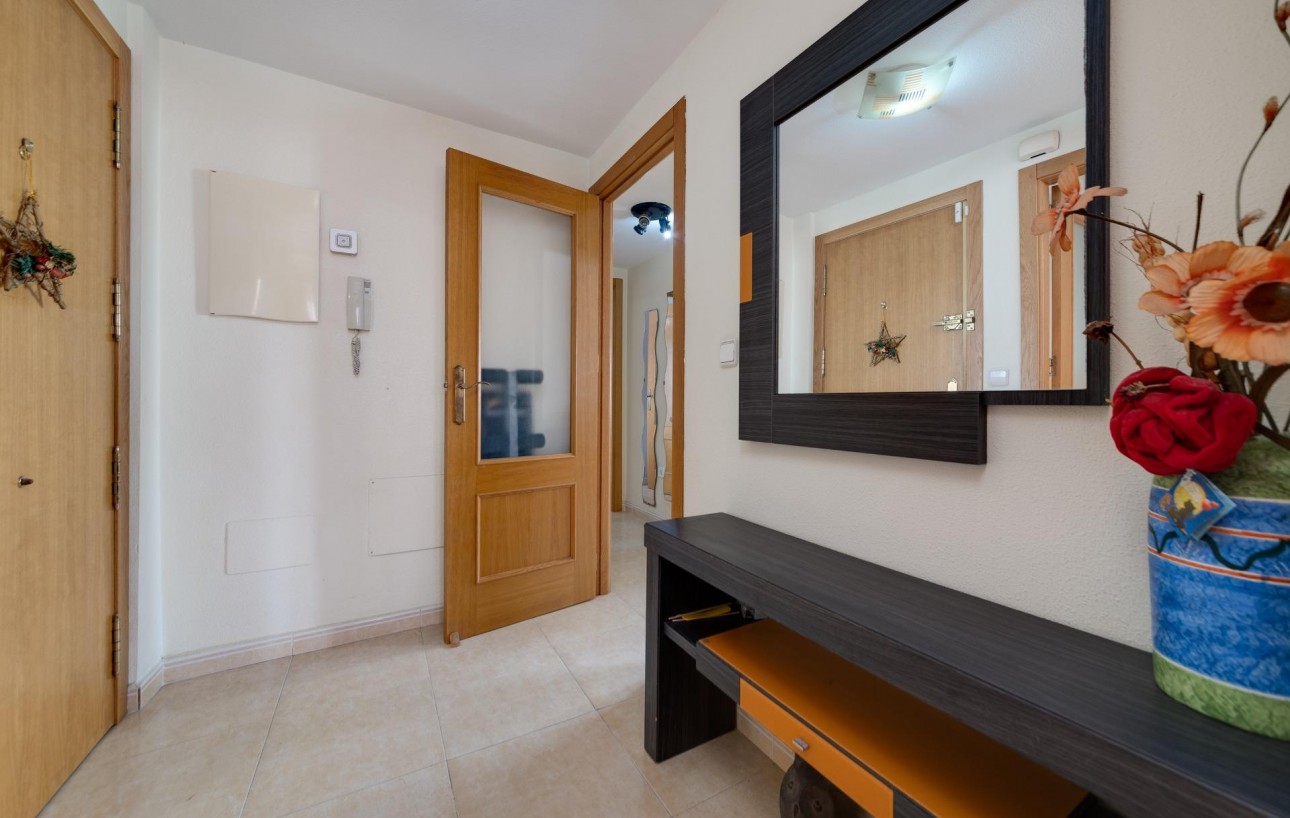 Sale - Apartment - Torrevieja - Centro