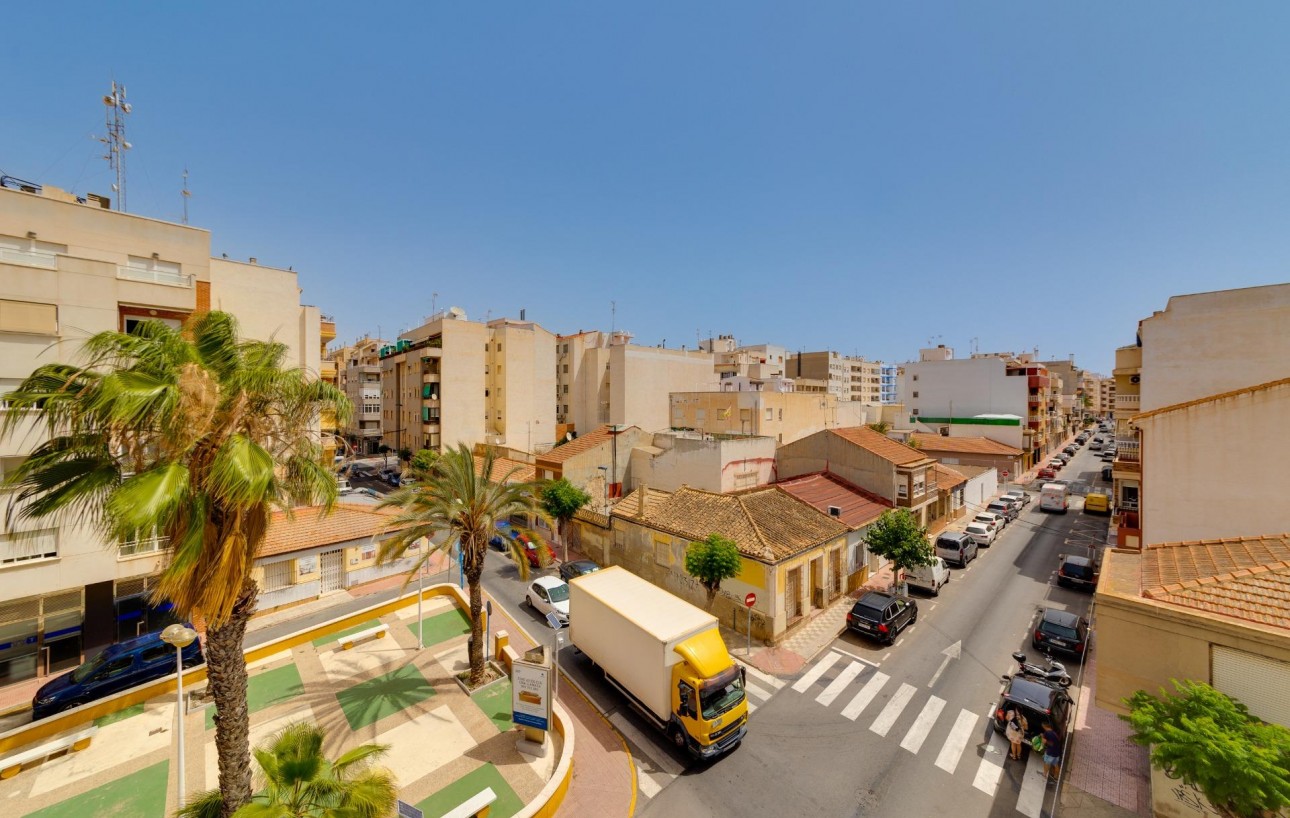 Sale - Apartment - Torrevieja - Centro