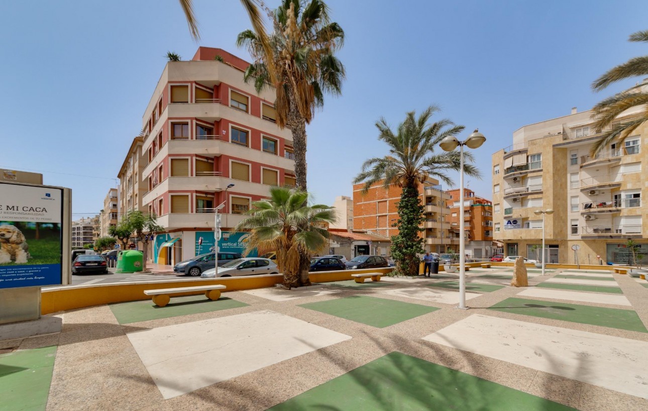 Sale - Apartment - Torrevieja - Centro