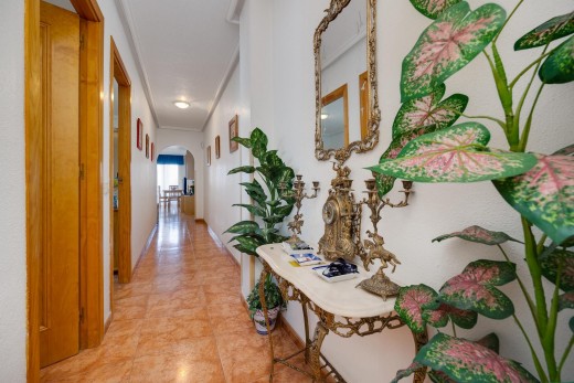 Sale - Apartment - Torrevieja - Centro