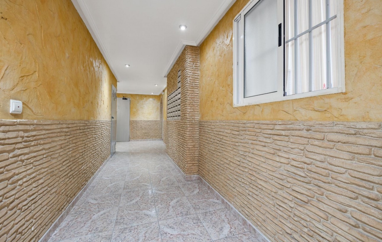 Resale - Wohnung - Torrevieja - Centro