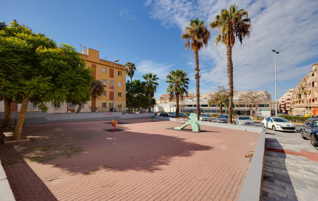 Sale - Apartment - Torrevieja - Centro