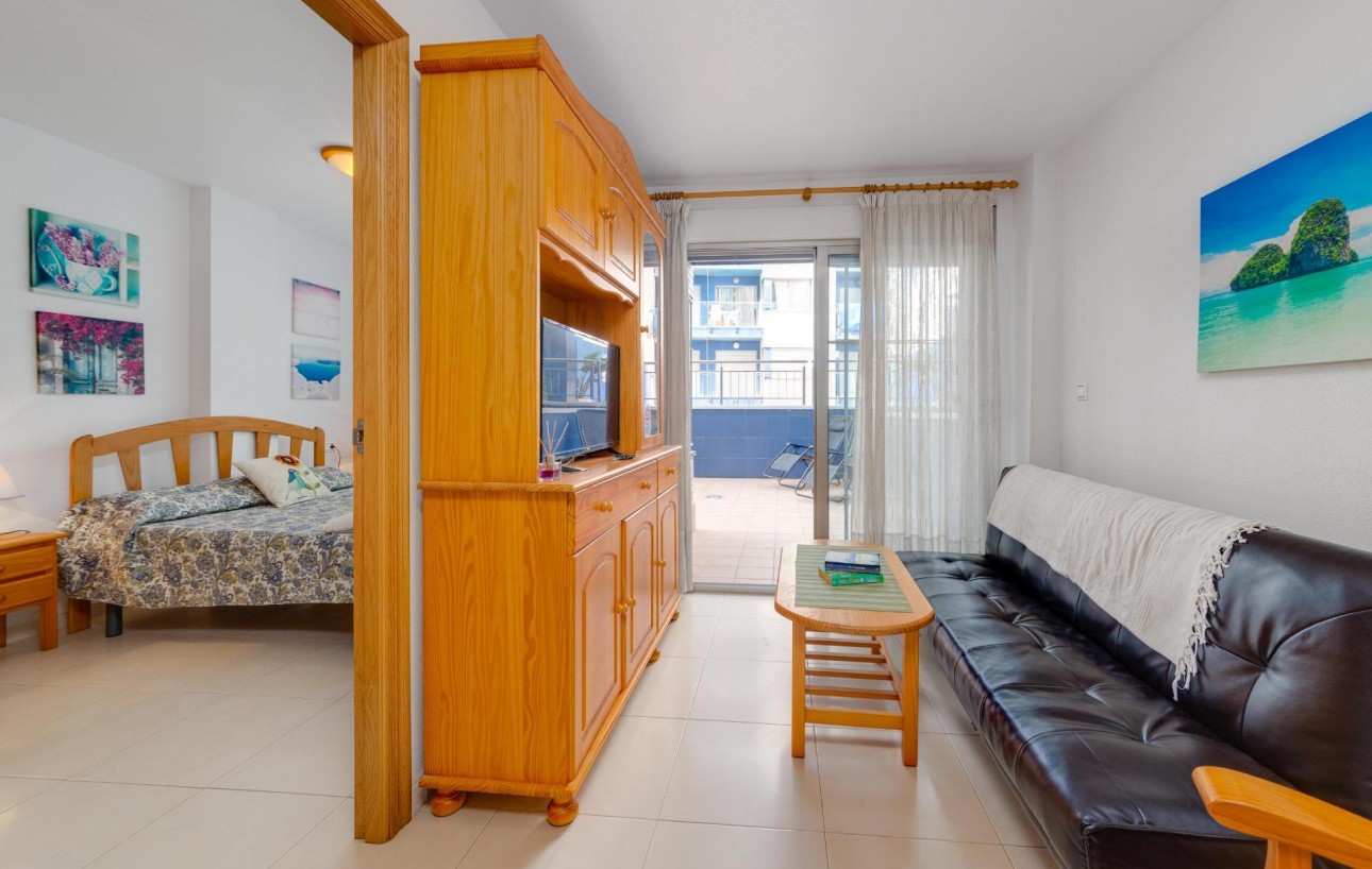 Sale - Apartment - Torrevieja - Playa de los locos