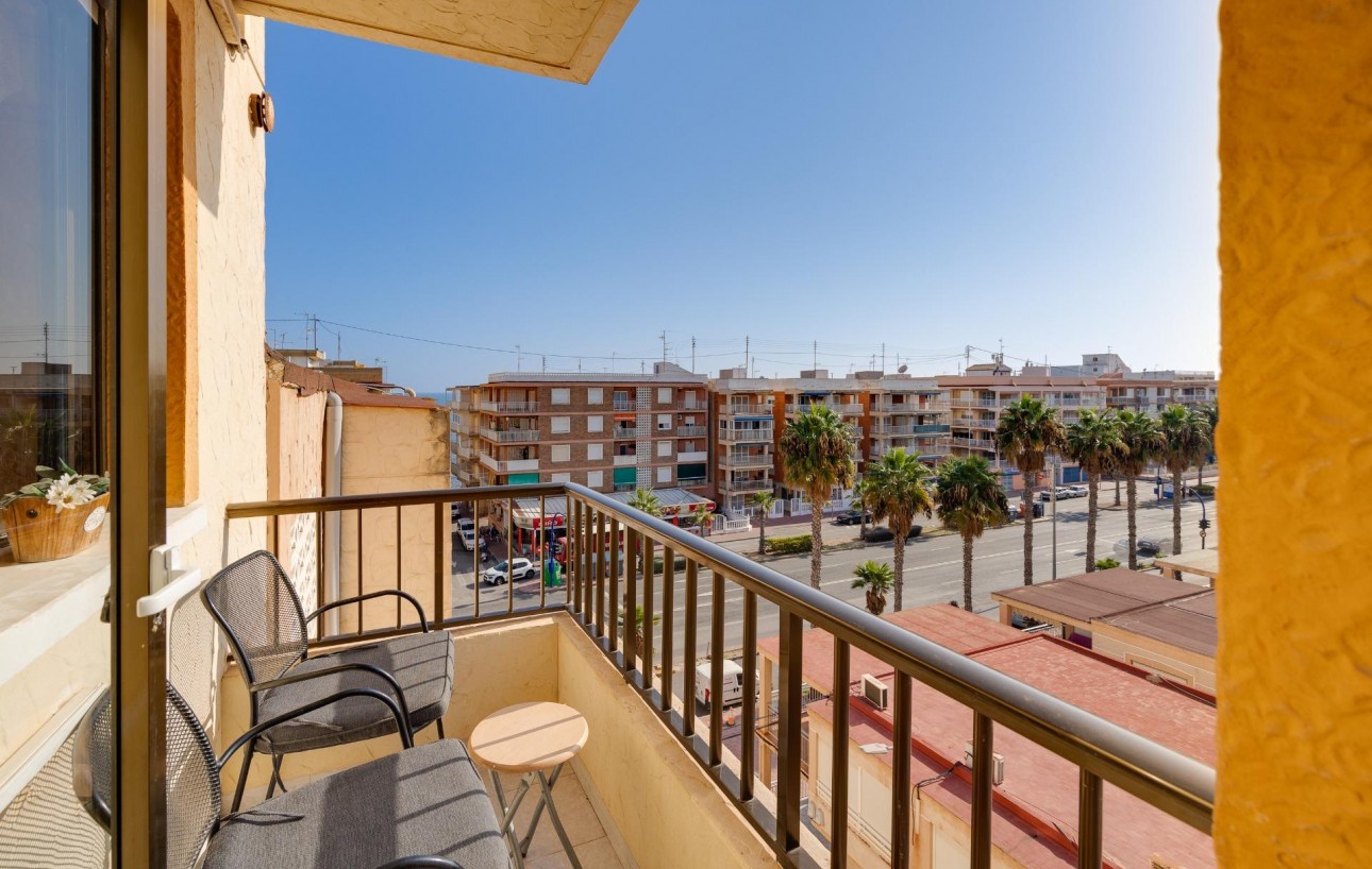 Resale - Lägenhet - Torrevieja - Playa de los Naufragos