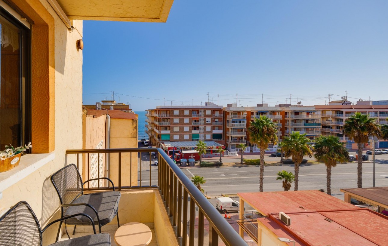 Resale - Lägenhet - Torrevieja - Playa de los Naufragos