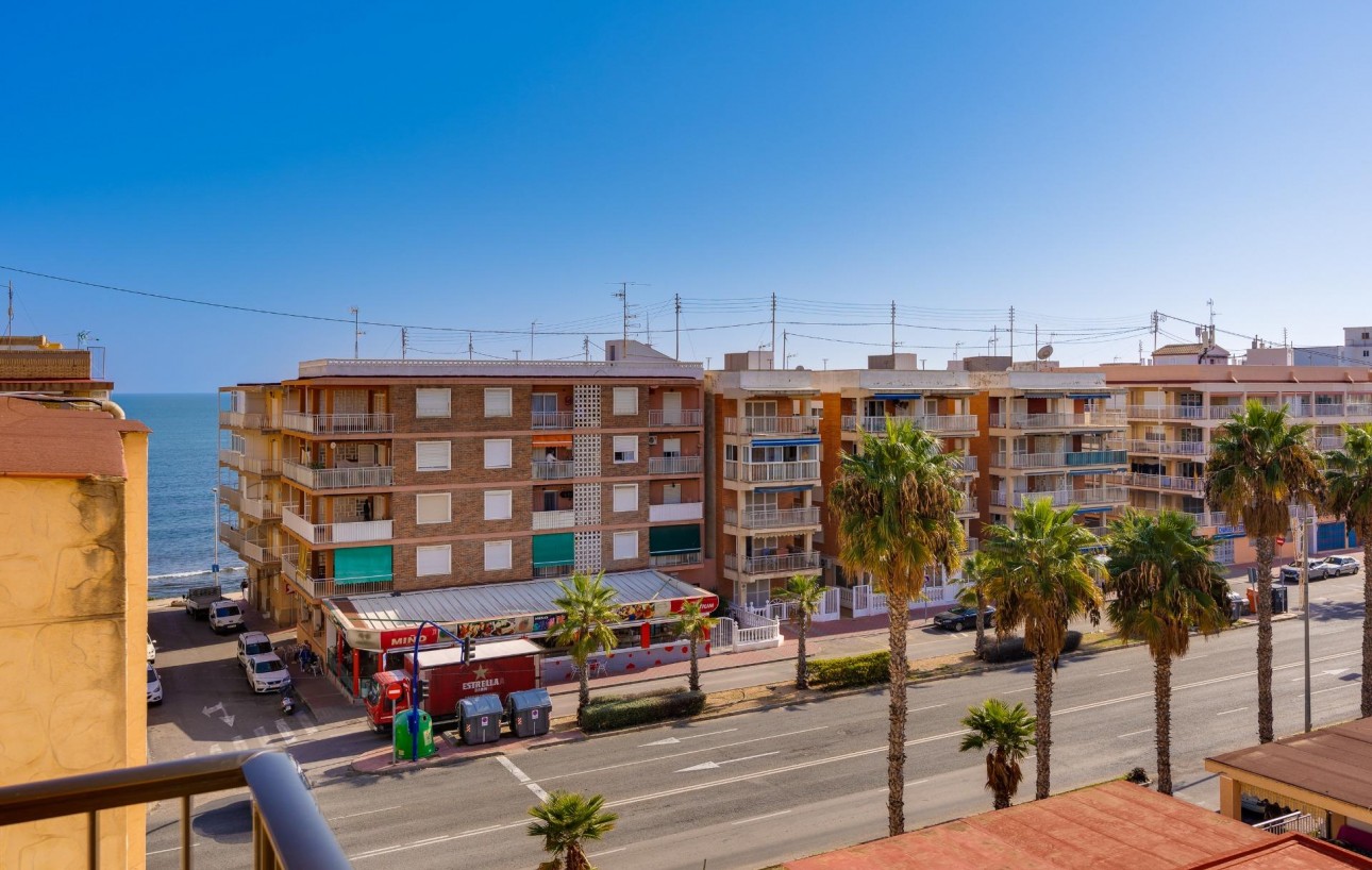 Resale - Lägenhet - Torrevieja - Playa de los Naufragos