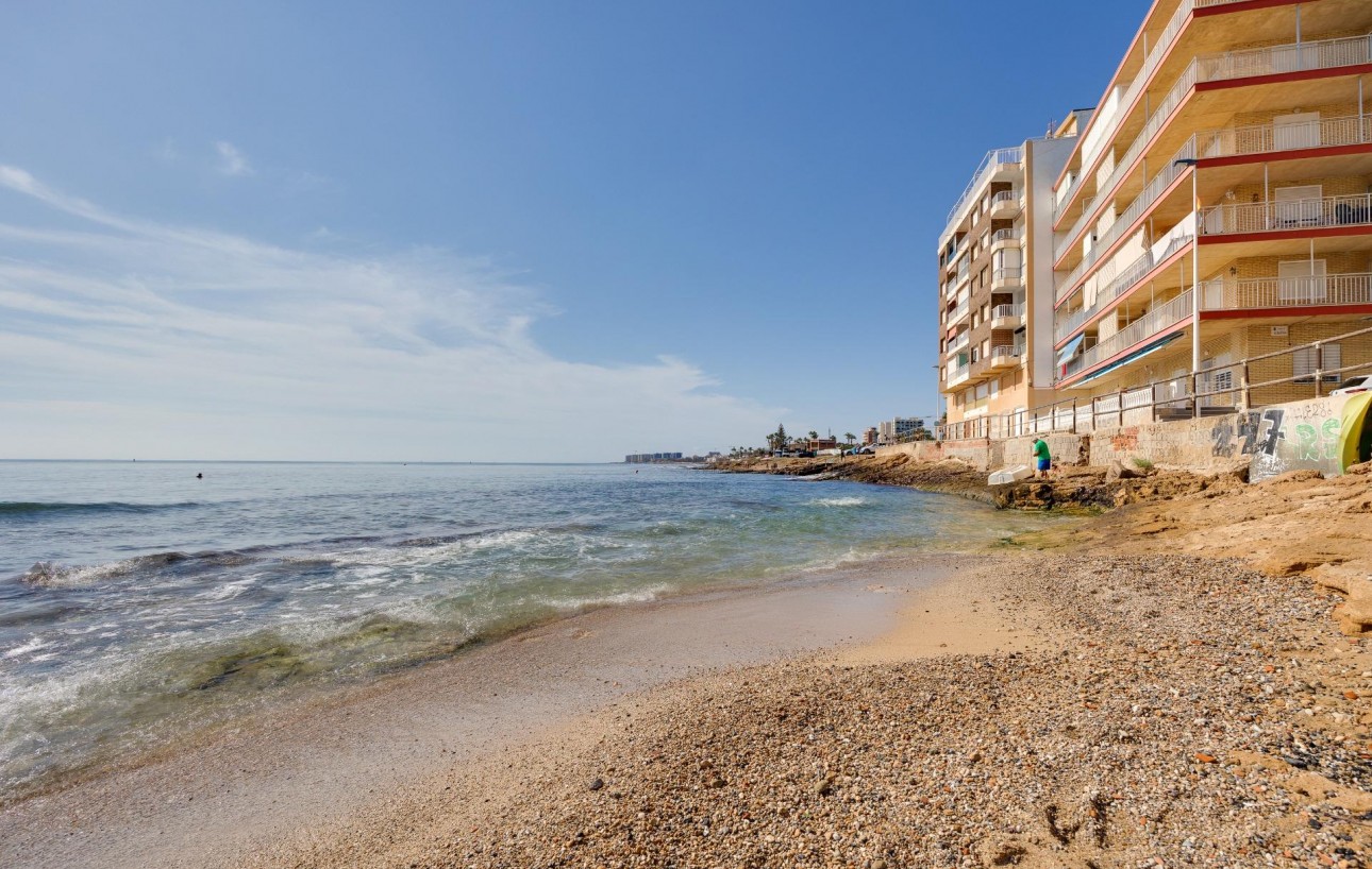 Resale - Lägenhet - Torrevieja - Playa de los Naufragos