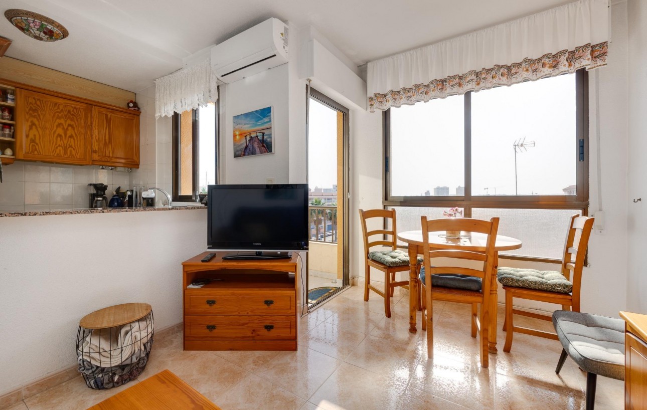 Resale - Wohnung - Torrevieja - Playa de los Naufragos