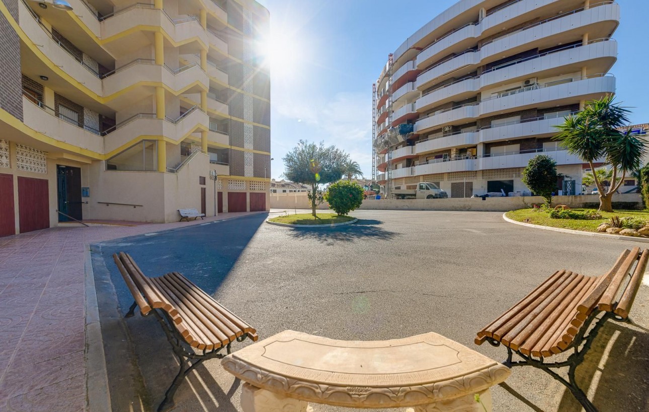 Resale - Lägenhet - Orihuela Costa - La Zenia