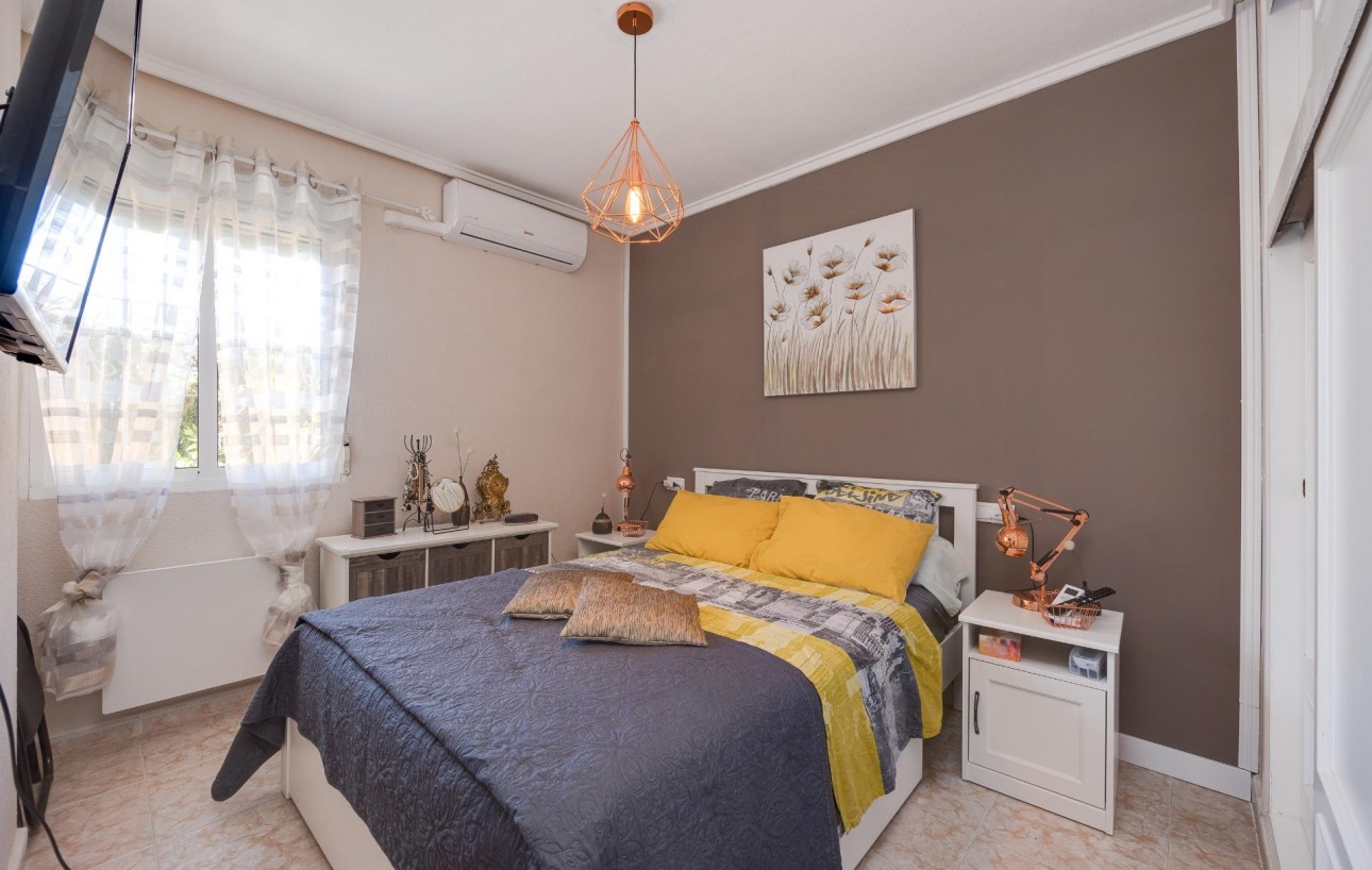 Sale - Bungalow Planta Baja - Torrevieja - La veleta