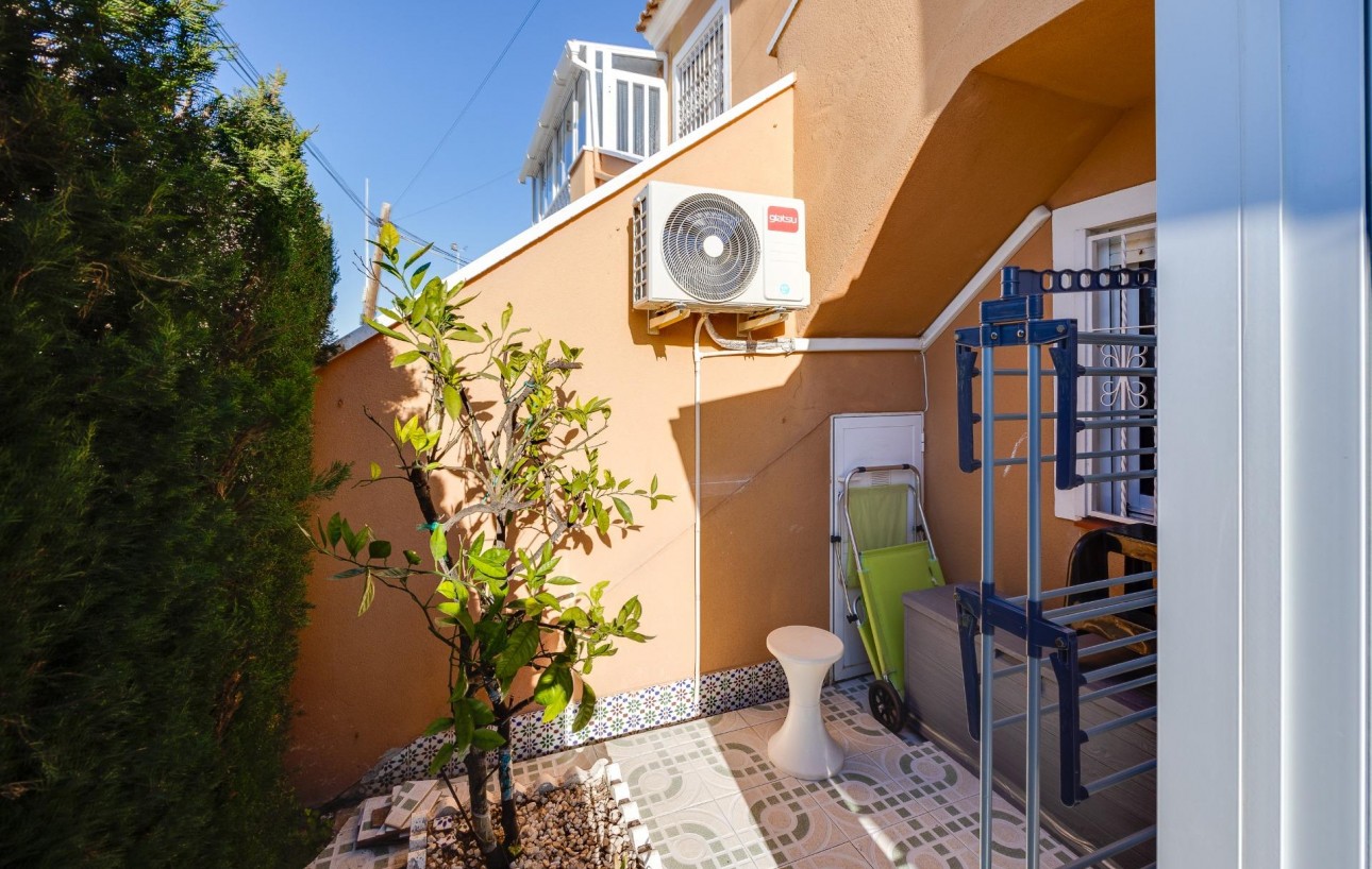 Sale - Bungalow Planta Baja - Torrevieja - La veleta