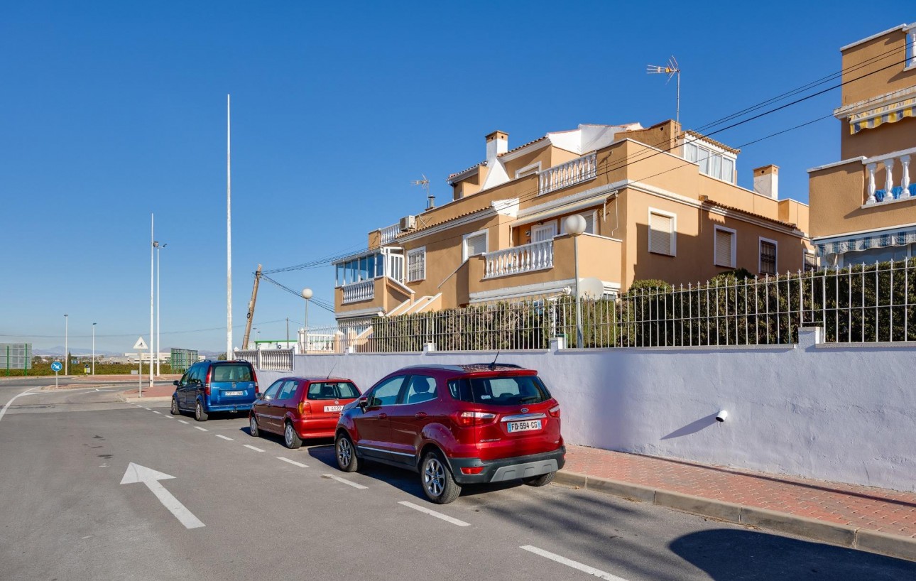 Sale - Bungalow Planta Baja - Torrevieja - La veleta