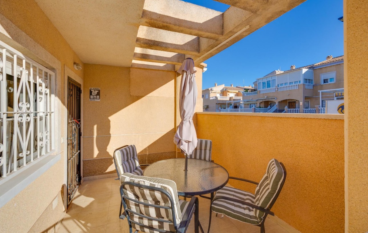 Sale - Chalet - Torrevieja - Playa de los locos