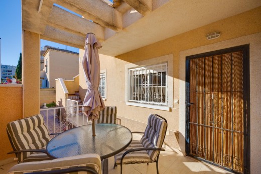 Sale - Chalet - Torrevieja - Playa de los locos