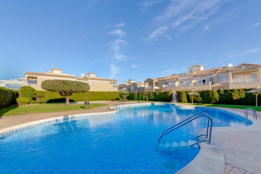 Sale - Chalet - Torrevieja - Playa de los locos